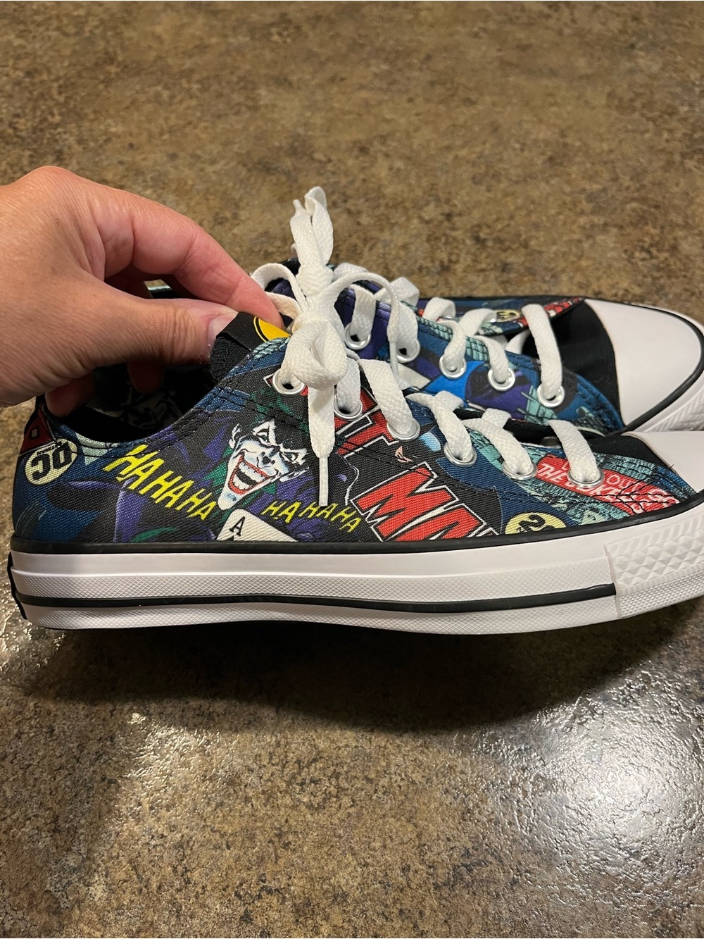 UNISEX The Batman x Converse Chuck Taylor All Star Low 80th anniversary sneakers - Picture 2 of 7